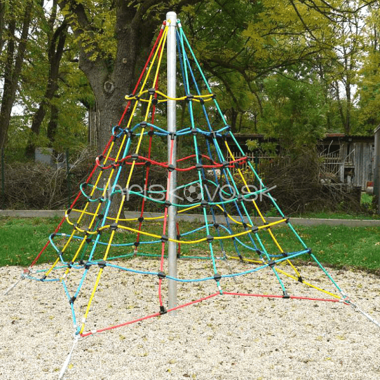 Pyramída – výška 2 m