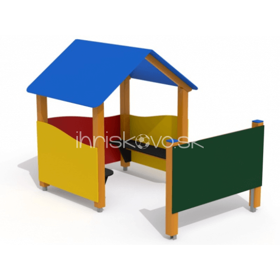 Detský domček s tabuľou