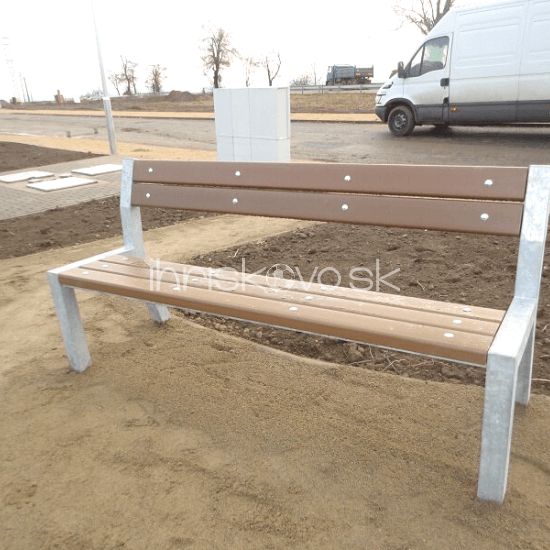 Bezúdržbová lavička – zinok + plast